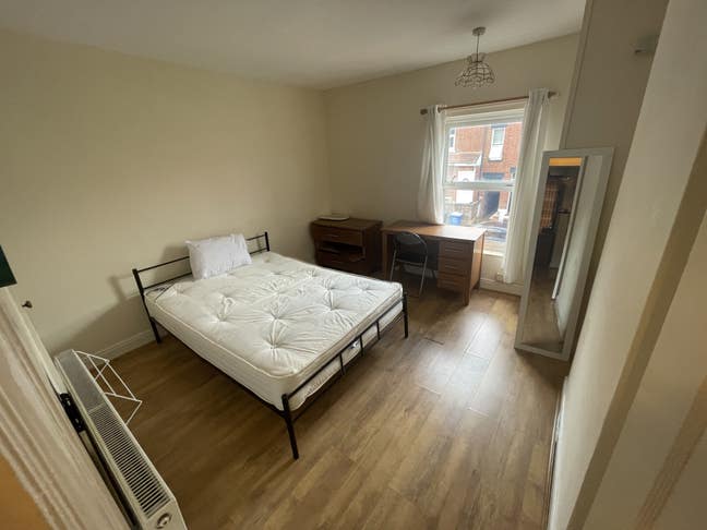 3 bed flat to rent  Main Photo