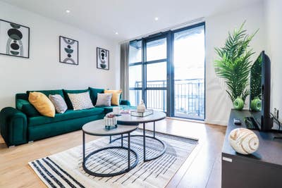 Furnished / Bills Inc. 1 Bed Flat : 1 to 6 months+ Main Photo