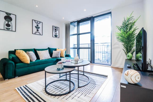 Furnished / Bills Inc. 1 Bed Flat : 1 to 6 months+ Main Photo
