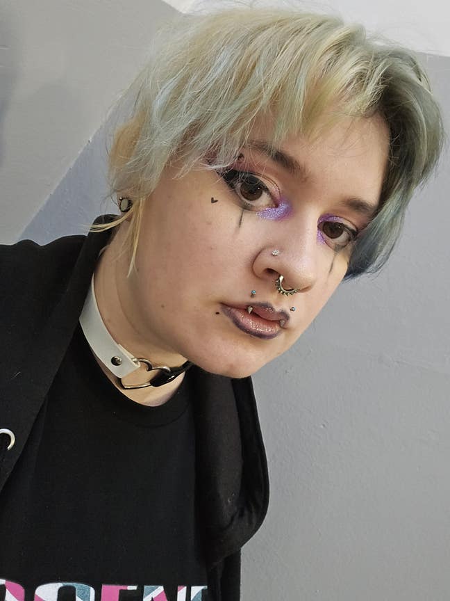 Looking for a room! Main Photo