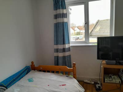 Double room for Single to let Main Photo
