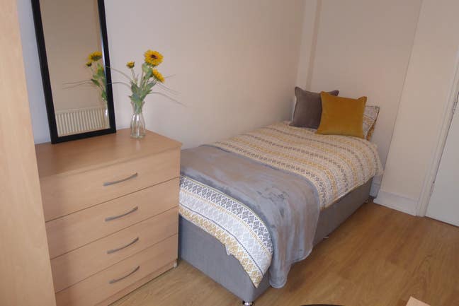 City Centre - Cosy Single Room Main Photo