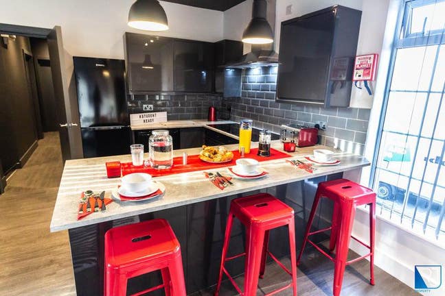 🌟 Modern Co-Living – Comfort, Style & Convenience Main Photo