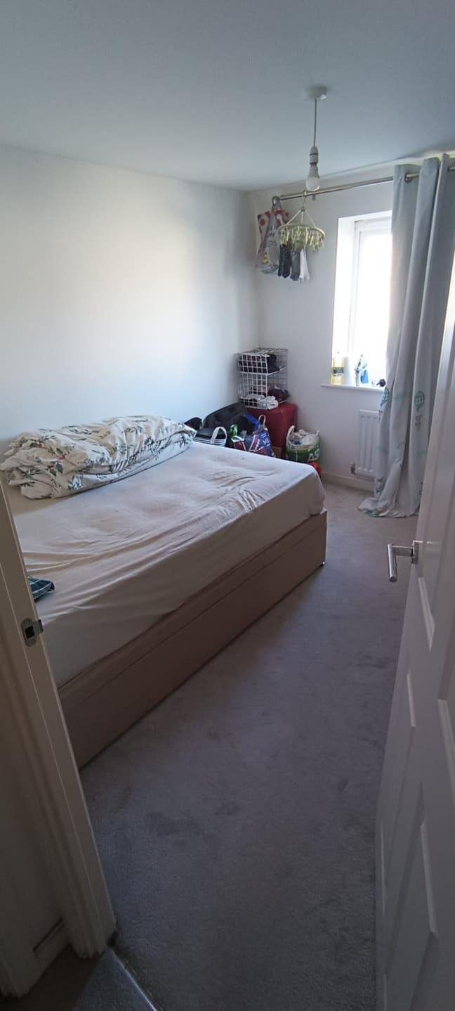 Double room up for rent (bills excluded) Main Photo