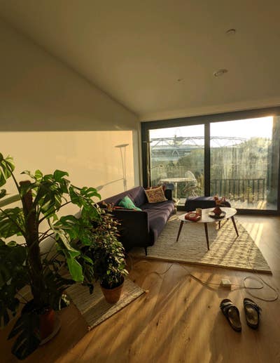 Large double with private balcony in Hackney Wick Main Photo