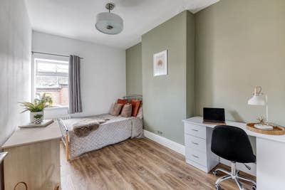 Newly refurbished house share, fantastic location Main Photo