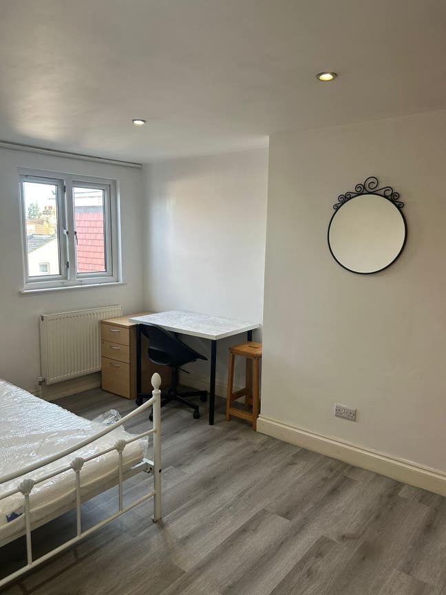 Lovely Rooms - Affordable Rent - Good Location  Main Photo