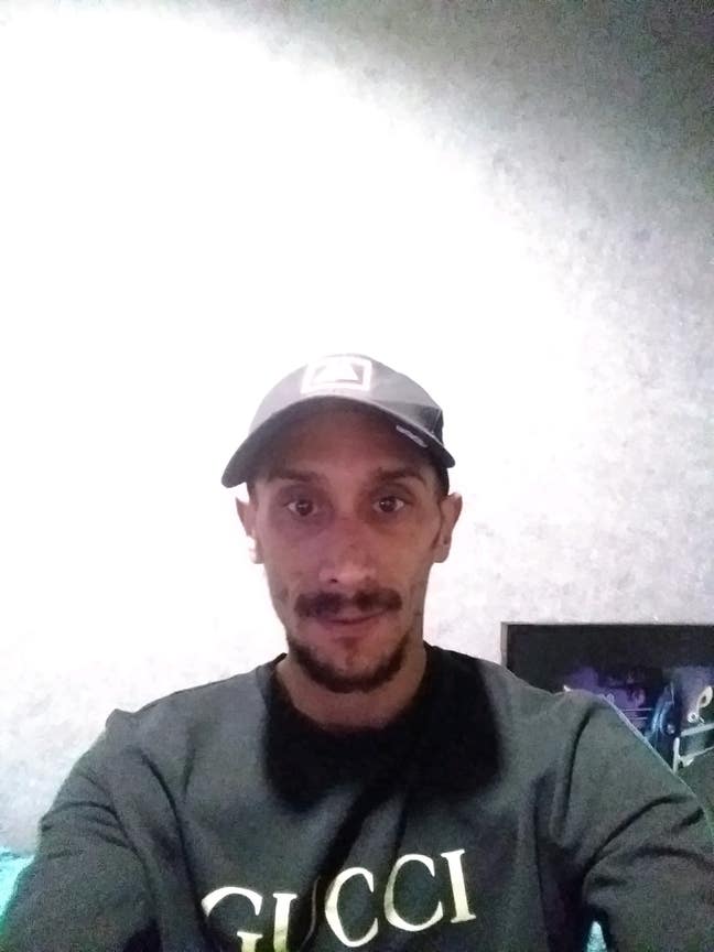 Professional Male seeks a single or double room Main Photo