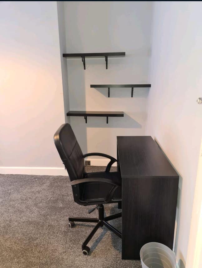 Double room close to train station/ town centre Main Photo
