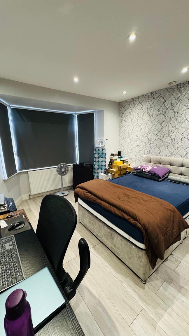 Spacious Modern En-Suite  - Closer to Station   Main Photo