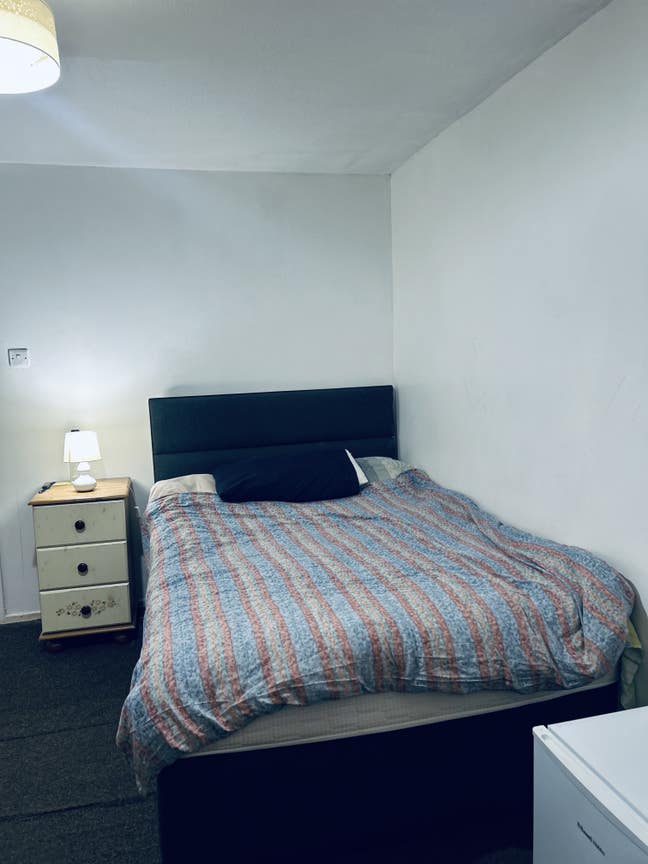 Double Bed to Let–Ideal for student/professionals Main Photo