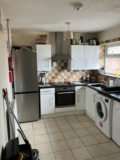 Double Bedroom available close to City. Main Photo