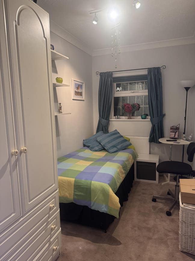 Single Room Available preferably Female Main Photo