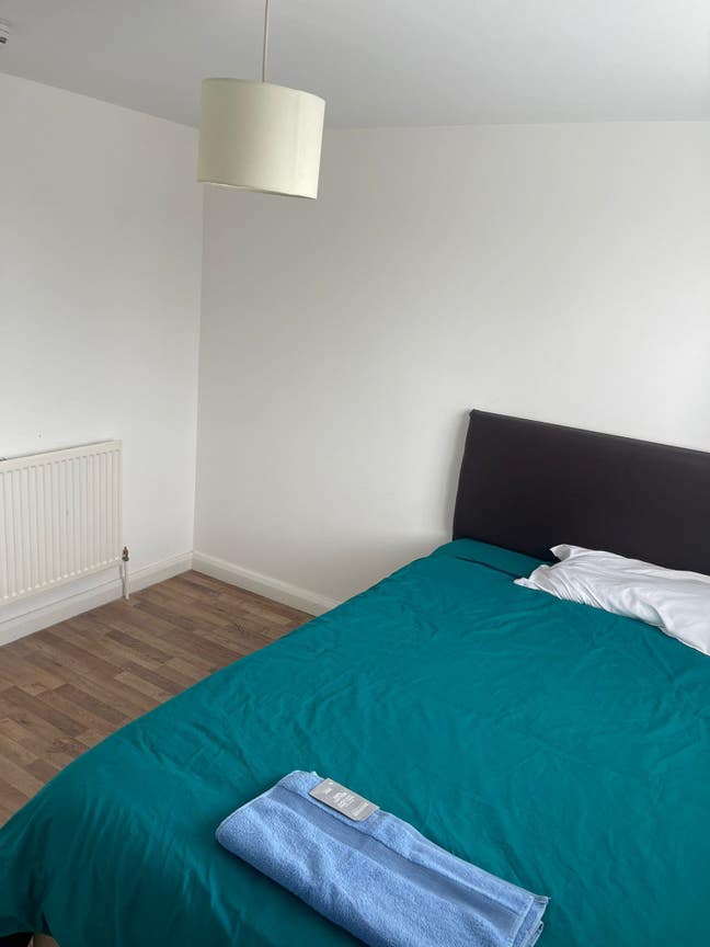 Large Double Bedroom (Close to Station Main Photo