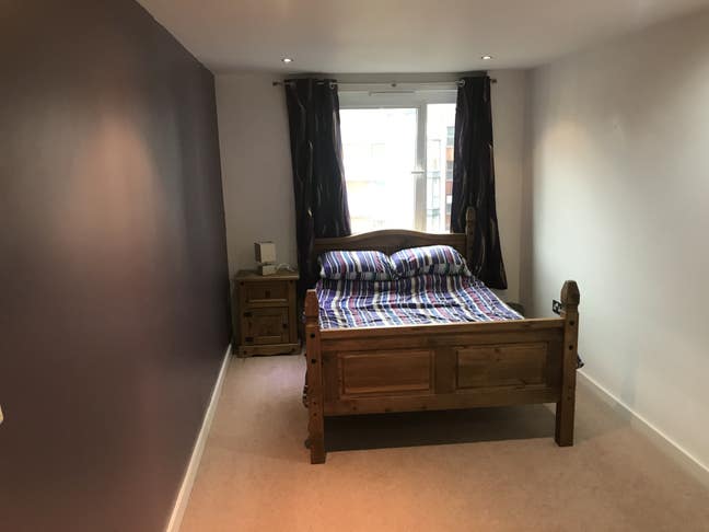 Room to let with separate bathroom Main Photo