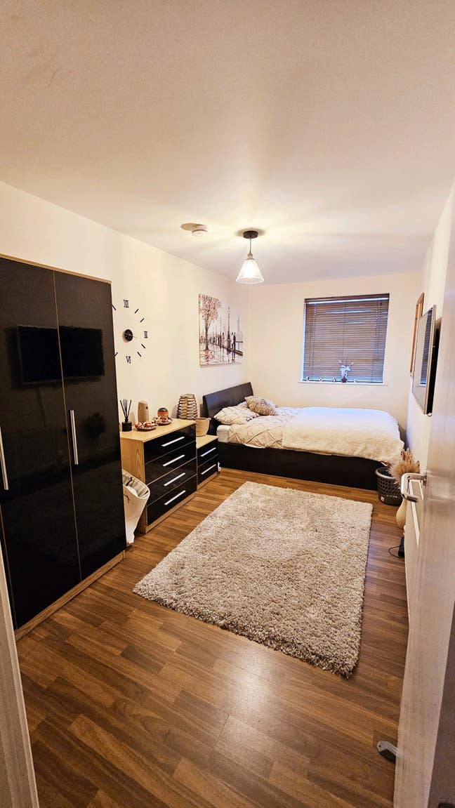 Large Double- 5 mins from west hampstead station Main Photo