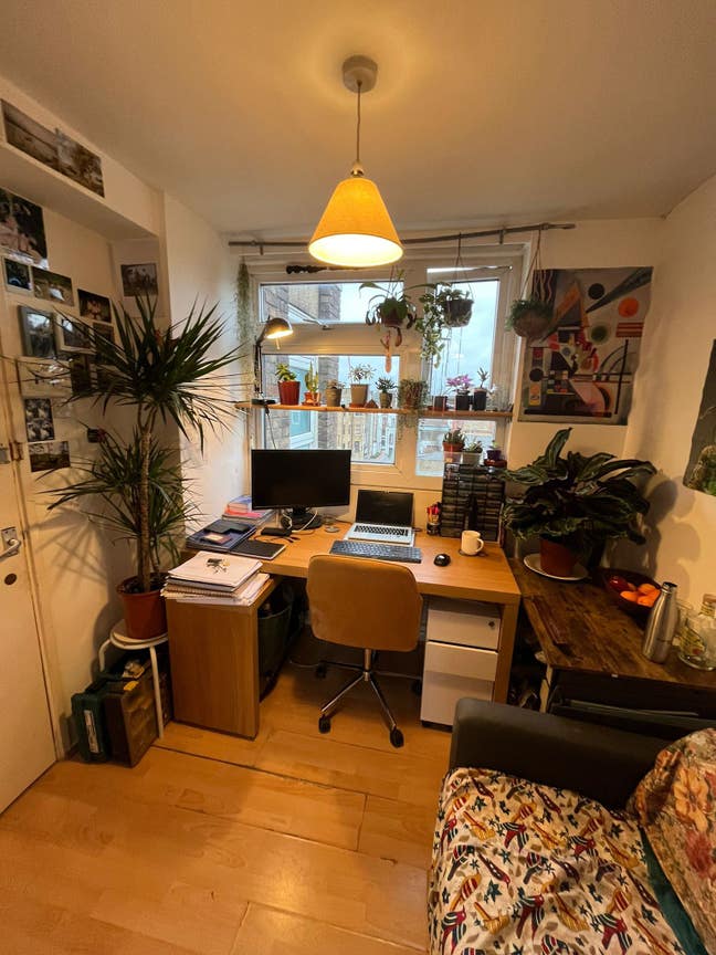 4 Bed Flat situated in heart of Hackney Road!!!! Main Photo