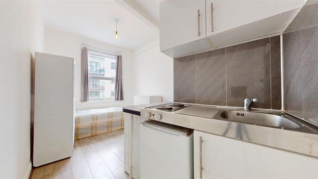 Studio Flat, Harrow Road, &pound;850, 5 Min To Station  Main Photo