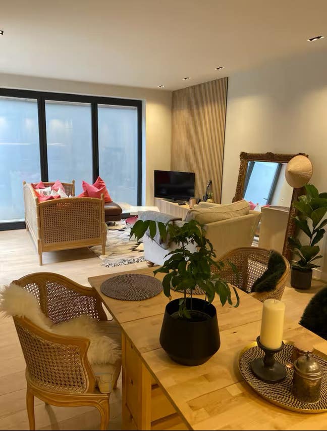 Beautiful home with garden and parking. High spec  Main Photo