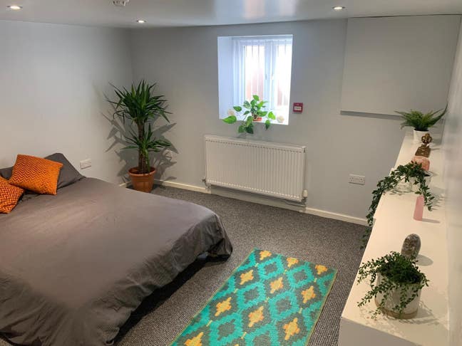 Beautiful Designer Home in Stockport Main Photo