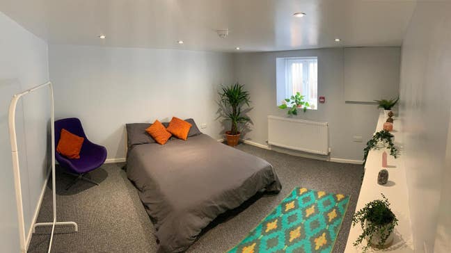 Beautiful Designer Home in Stockport Main Photo