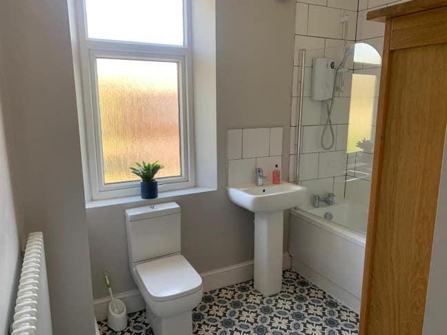 Beautiful Designer Home in Stockport Main Photo