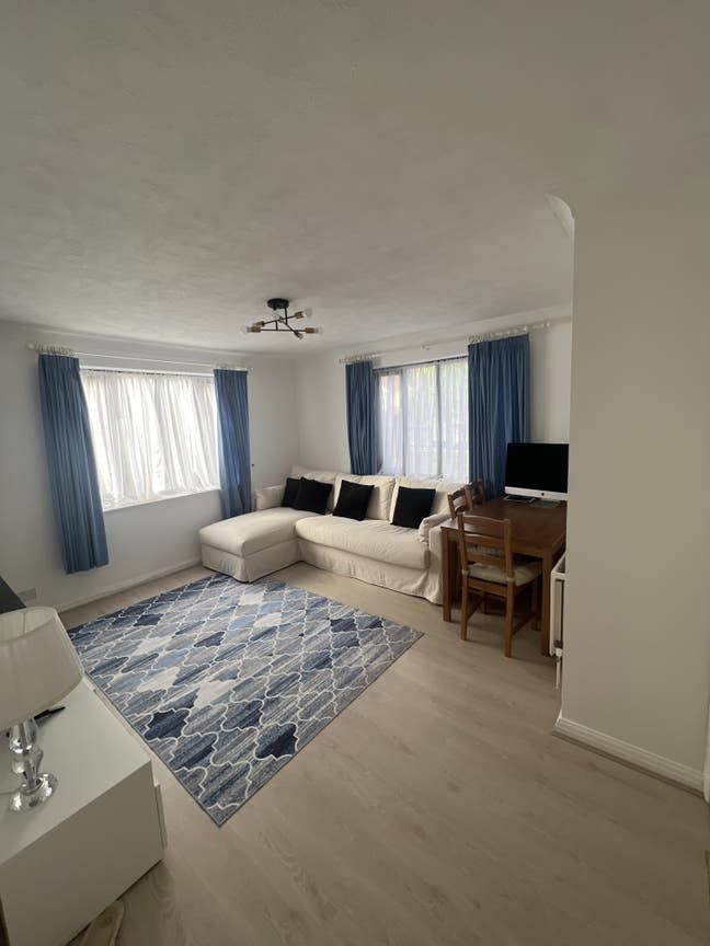 1 Double Bedroom available  Main Photo