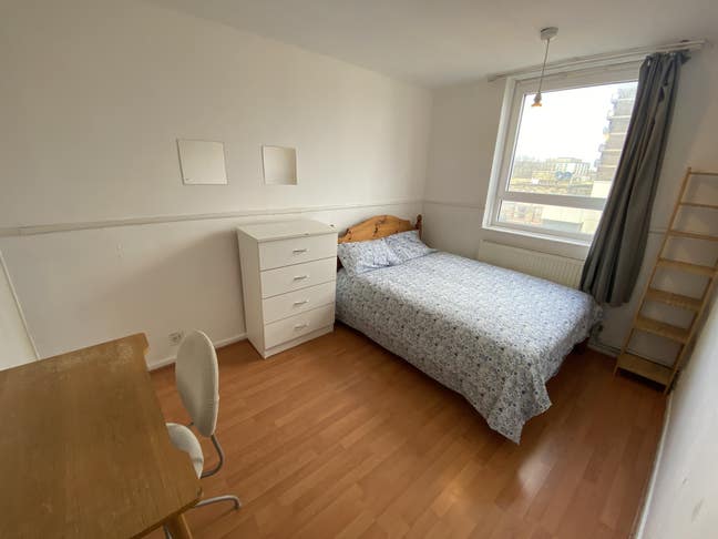Lovely Double! 3 Bedroom Flat! Shoreditch!! Main Photo
