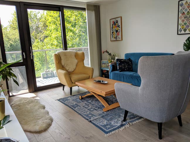 Large, Sunny En-Suite Double Room Main Photo