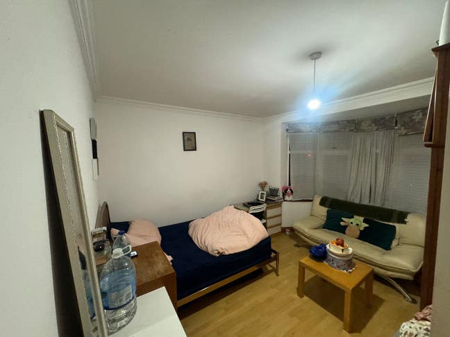 Large Double Bedroom - Greenford - Bills Included Main Photo
