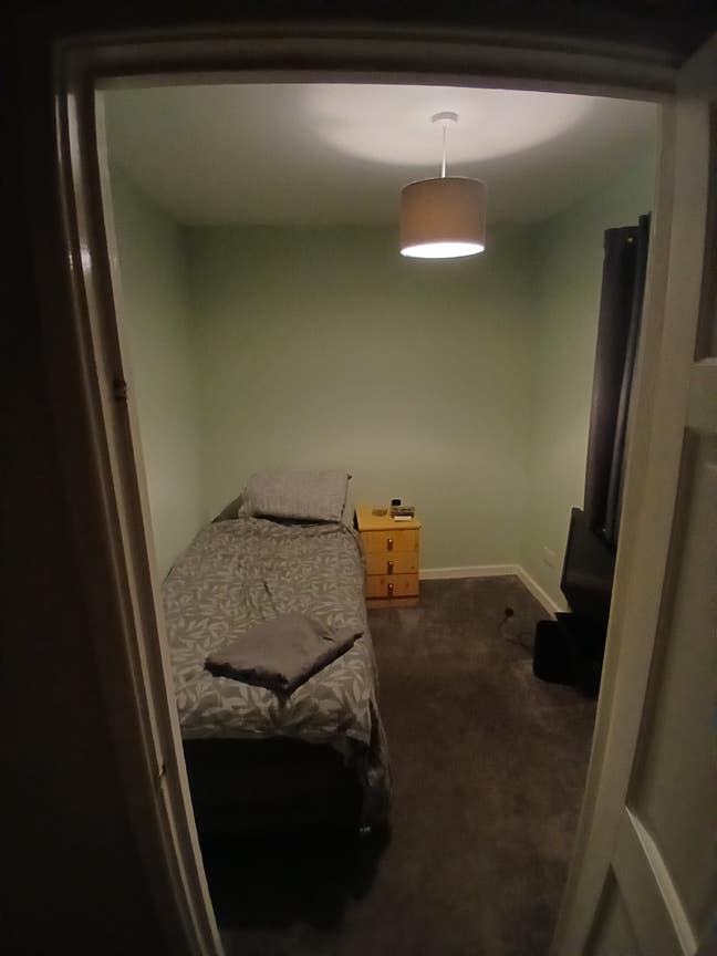 Single room bills included  Main Photo