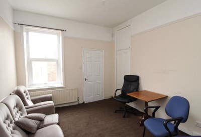 Decent Rooms  Main Photo