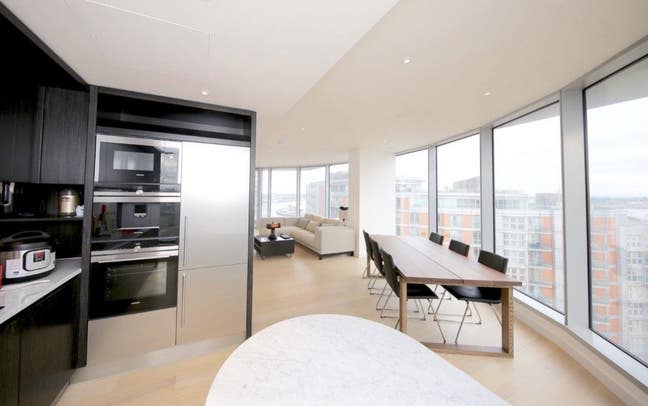 Luxury panoramic views apartment in Canary Wharf  Main Photo