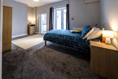 Avail 8Th Dec - Large 'Studio' Bills Inc Main Photo