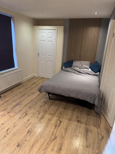 Ensuite Room Close to City Centre Main Photo