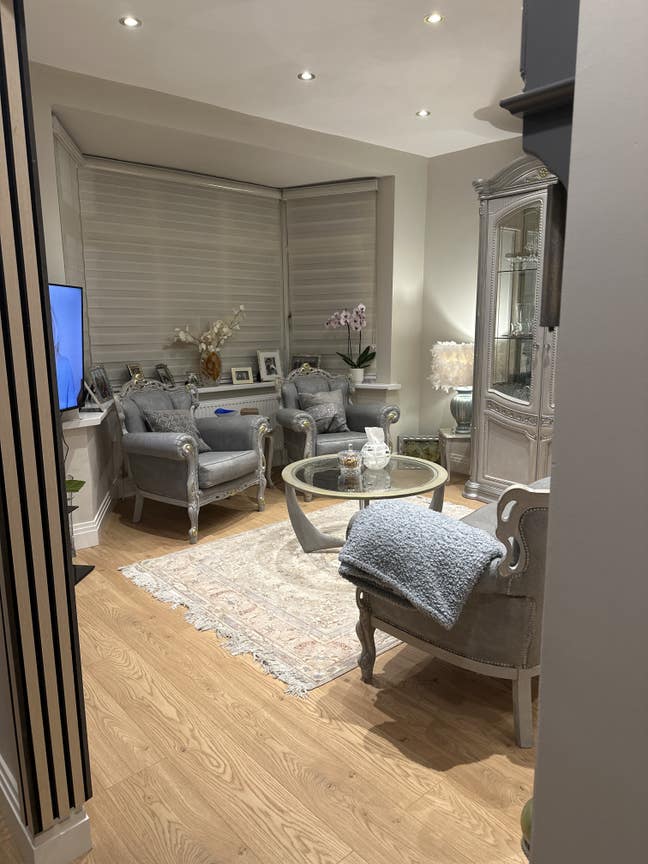 On suit brand new  Main Photo