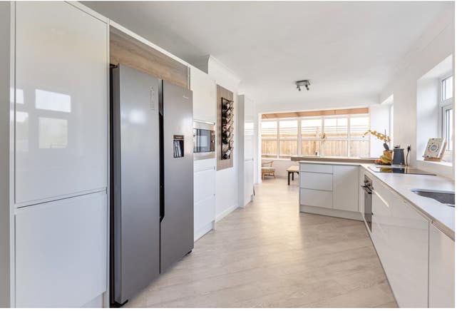 Luxury furnished double, bills included Main Photo