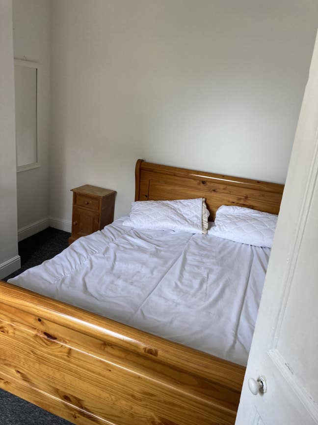Room available  Main Photo