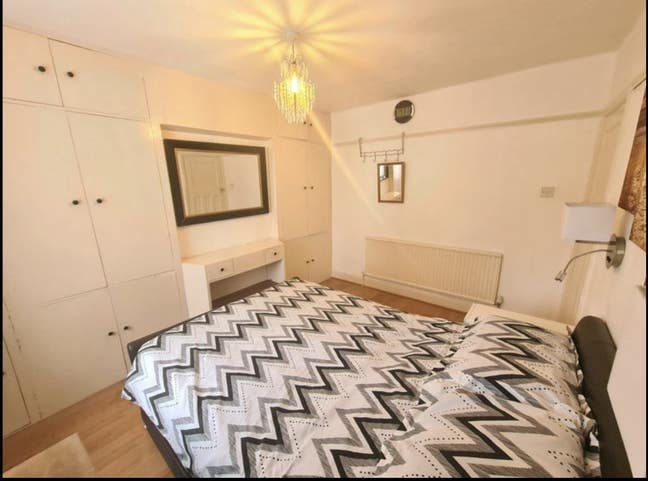 Beautiful furnished double room  Main Photo
