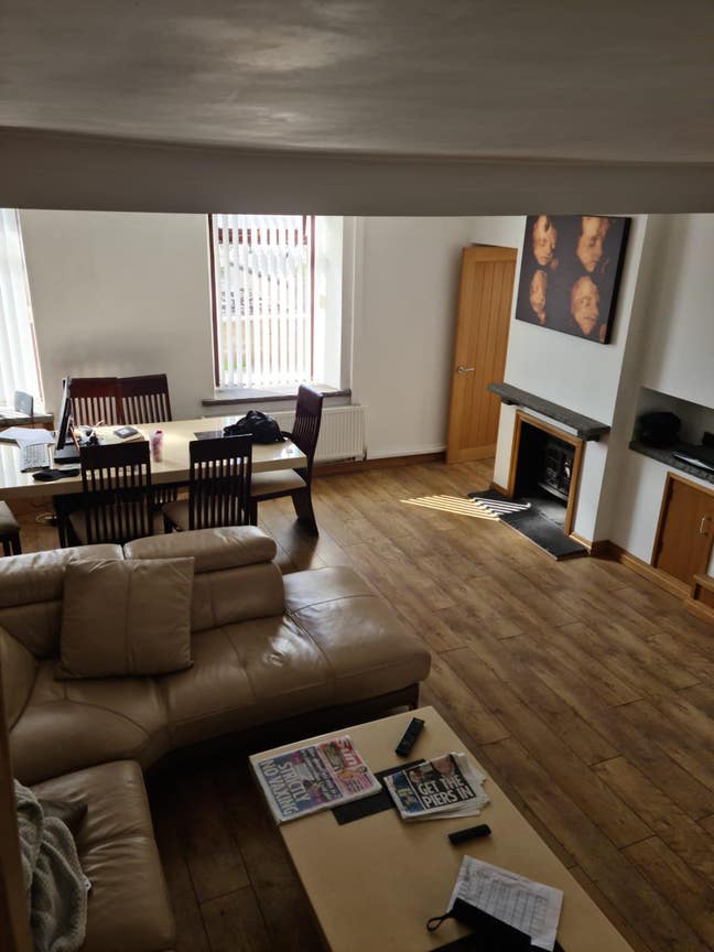 Modern  home  in quiet area of  port talbot  Main Photo
