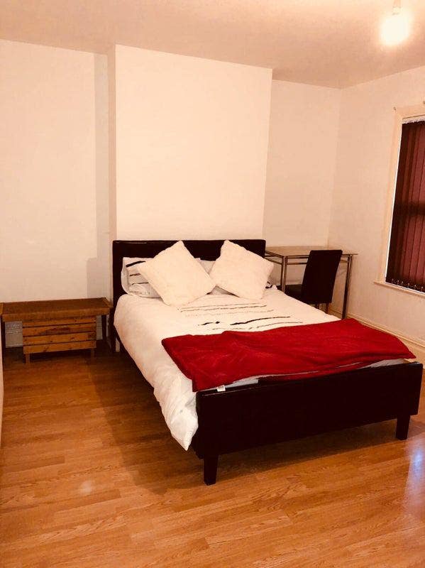🏘Spacious Couples Room at £680  Main Photo