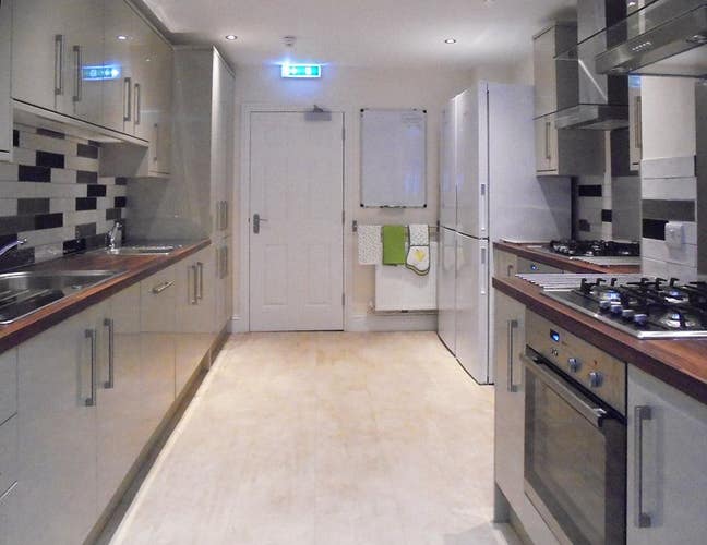Bills Included - Luxury, Location, Lifestyle Main Photo