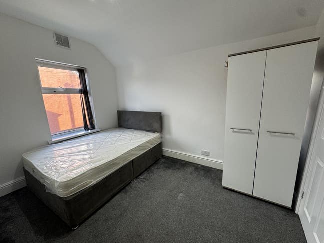 En-Suite Double Room in City Centre, DN1 Main Photo