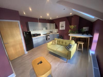 1 Bed Apartment with a River View (all bills inc) Main Photo