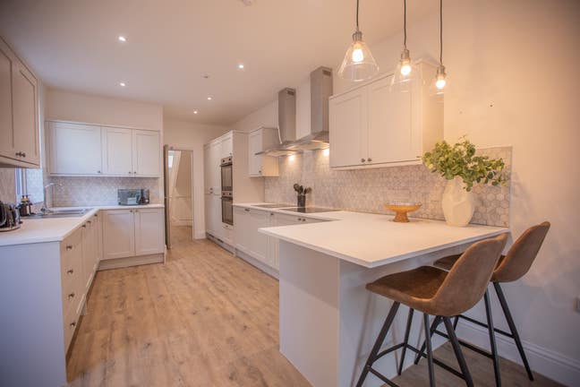 Stunning PO2 Co-Living Conversion, All Bills Inc Main Photo