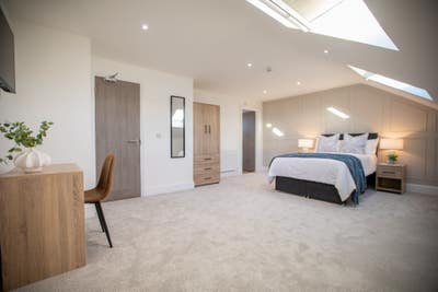 Stunning PO2 Co-Living Conversion, All Bills Inc Main Photo