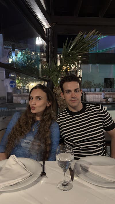 2 Double Rooms needed same accom 28/03 Move in  Main Photo