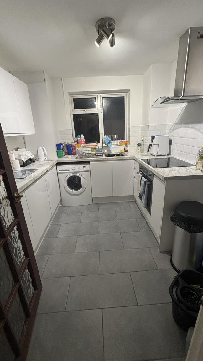 Spacious Double Room with Just One Housemate Main Photo