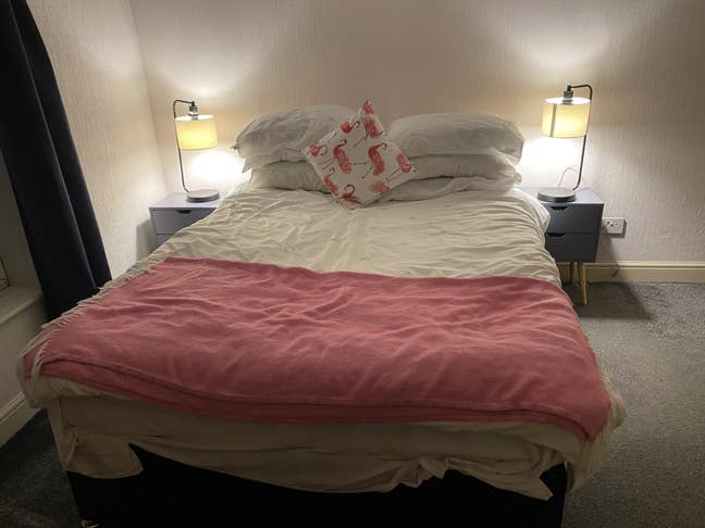 Brilliantly Located Self Cont Studio. NG5 2EH  Main Photo