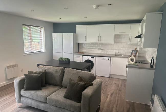  Room in Lovely Shared Apartment Cardigan Road  Main Photo